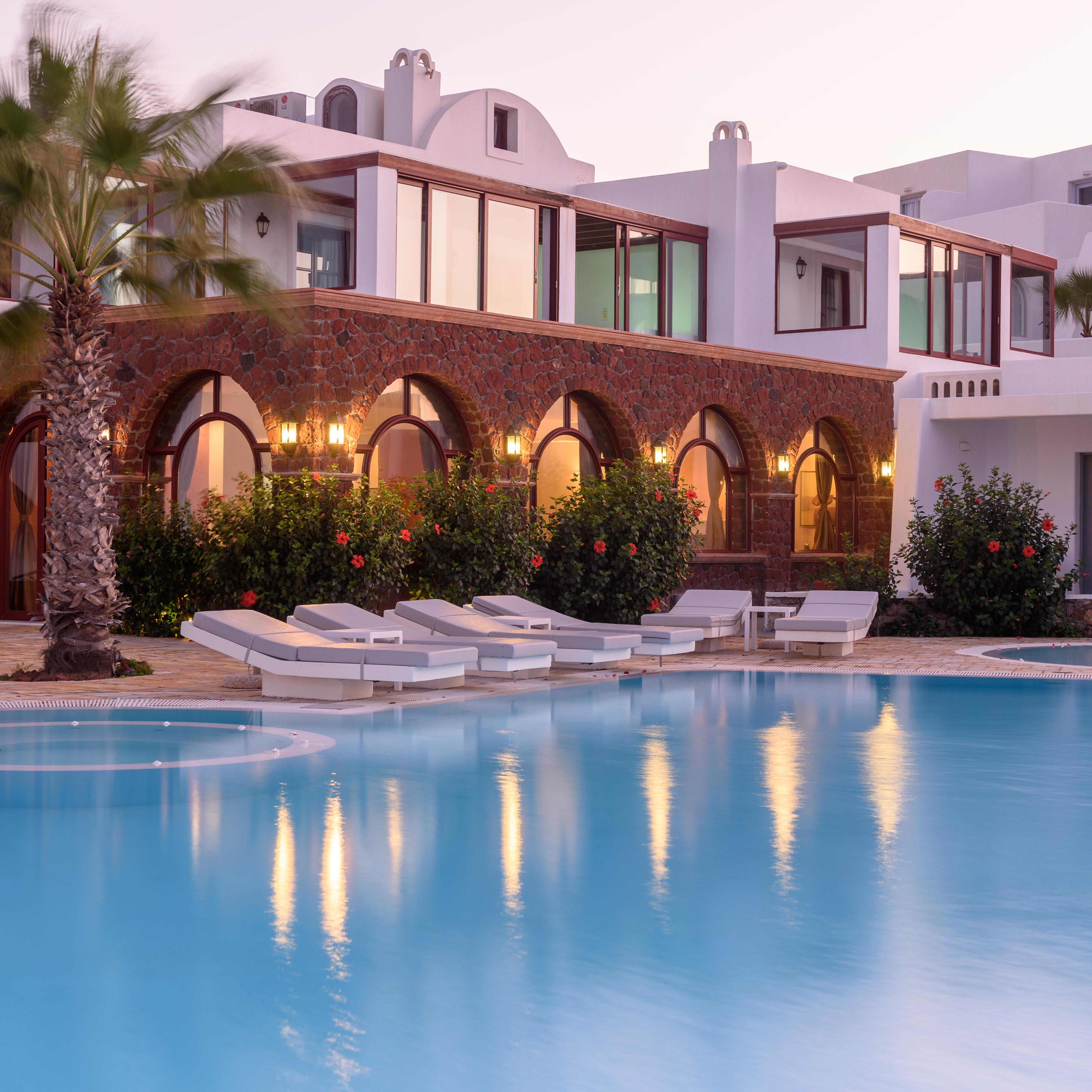 Maison Des Lys - Luxury Suites Akrotírion Eksteriør billede