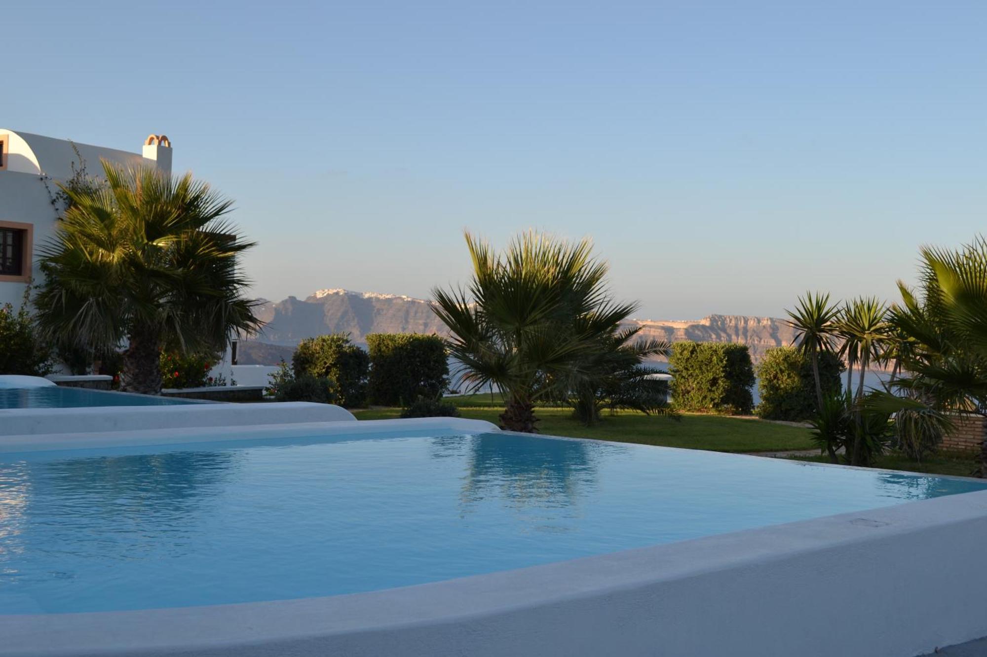 Maison Des Lys - Luxury Suites Akrotírion Eksteriør billede